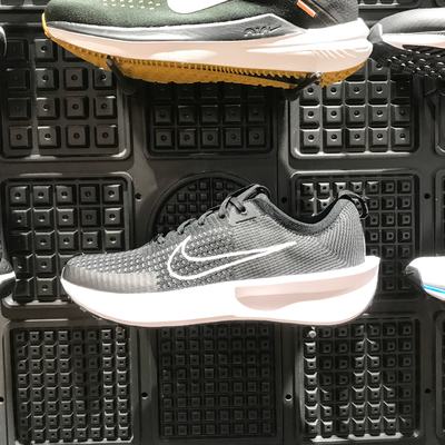 耐克运动训练网面透气跑步鞋