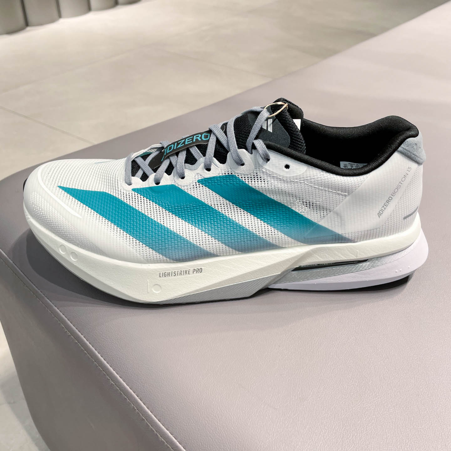 阿迪达斯男子超轻专业竞训跑鞋