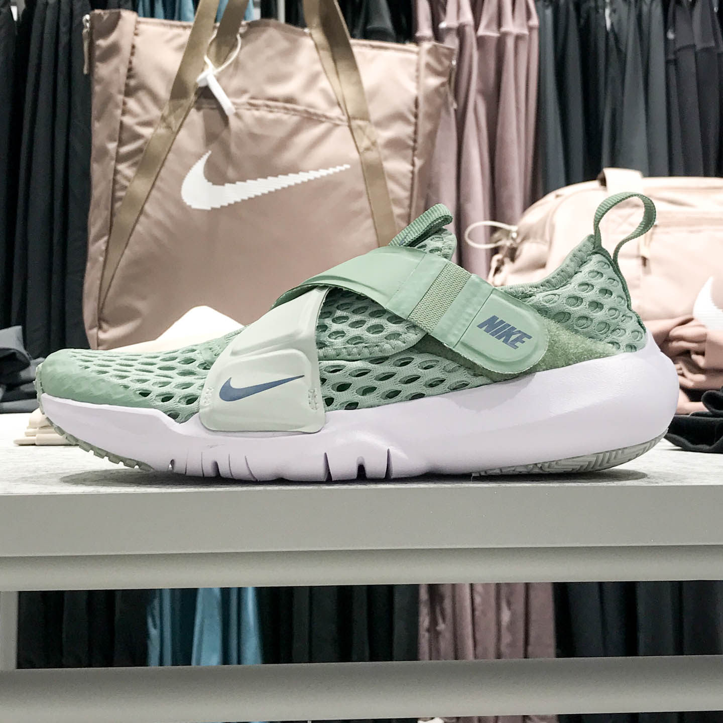 Nike耐克小飞碟幼童易穿脱大网眼透气运动鞋2025夏DC9370-003-500