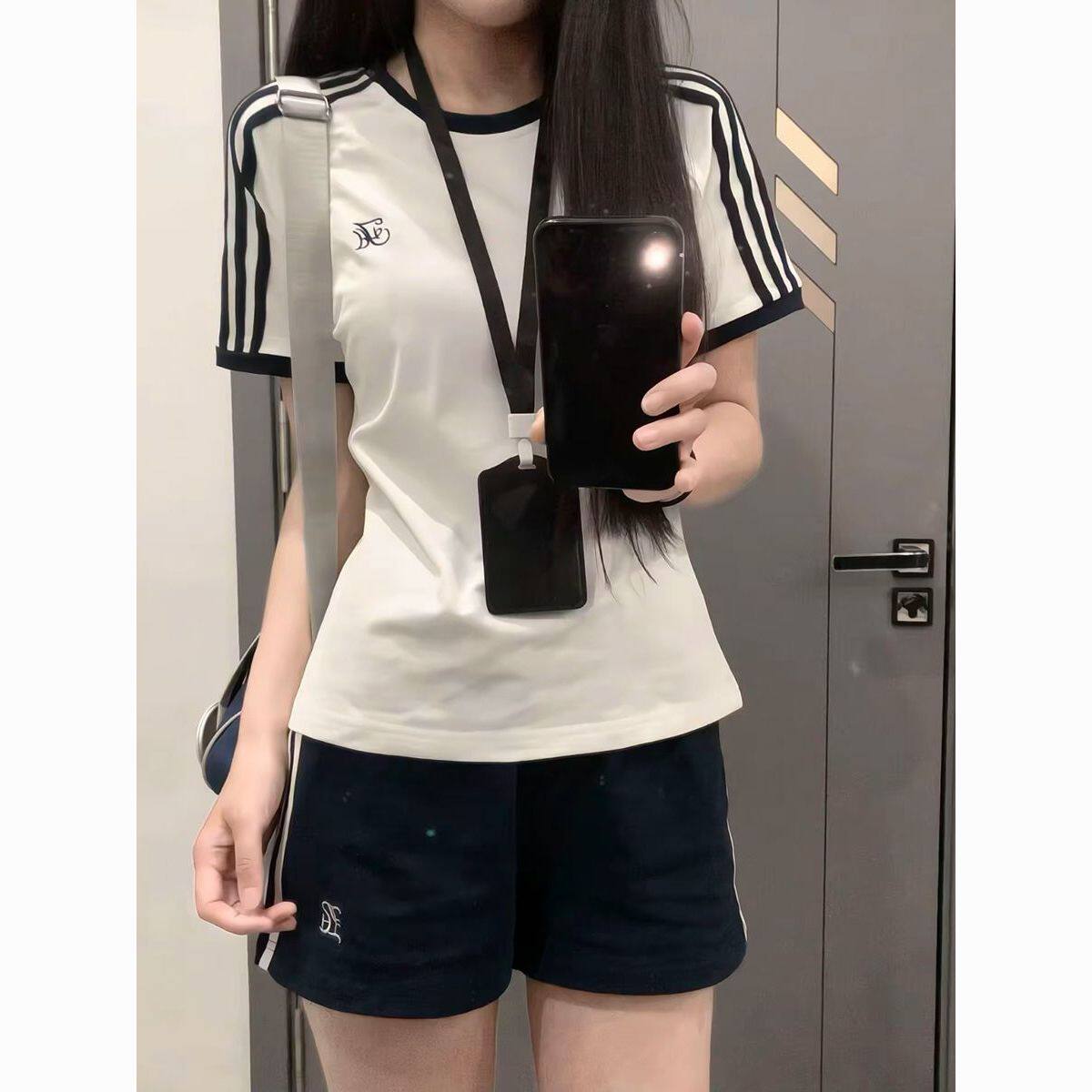 夏季运动感短裤JK撞色上