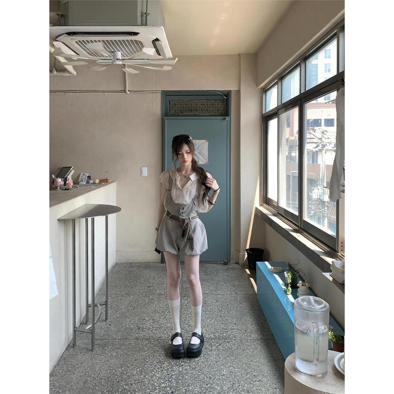 夏季新款日系甜美气质复古设计感翻领上衣搭配高腰背带裤两件套女