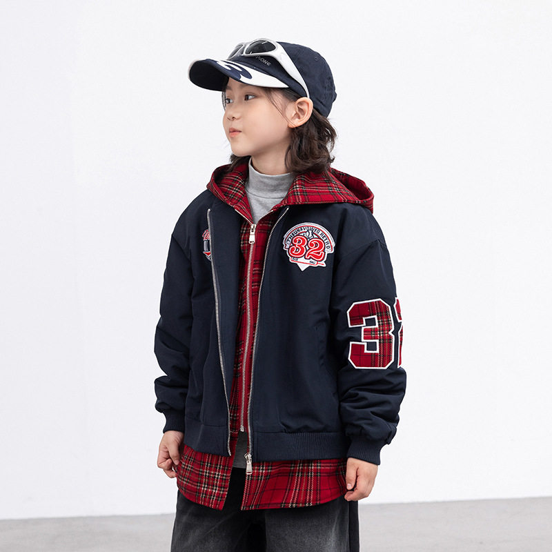 男童秋冬装休闲假两件格子连帽外套新款中大童冬季时髦上衣潮，童装外套，摩比熊