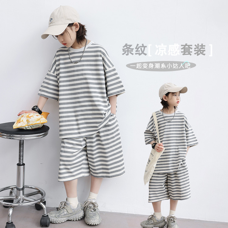 男童套装夏季新款儿童夏季薄款短袖衣服潮宽松条纹中大童套装，童装休闲套装，摩比熊