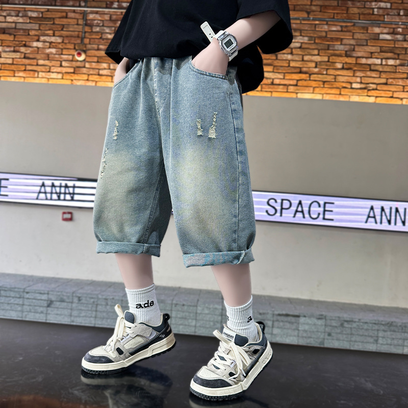男童牛仔短裤夏季宽松儿童中裤新款中大童马裤男孩裤子夏装潮，童装裤子，摩比熊