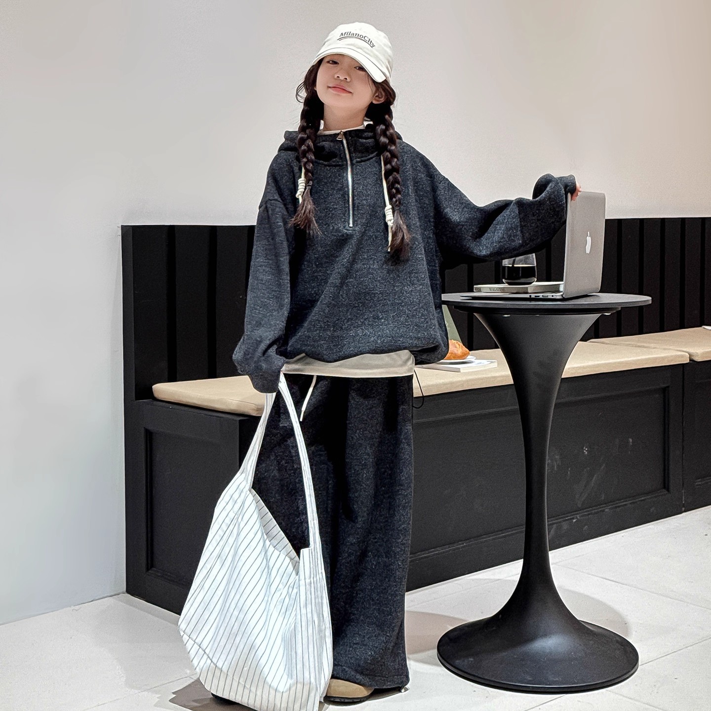 女童超好看韩系加绒套装秋冬新款儿童时髦大童加厚冬装两件套，童装休闲套装，摩比熊