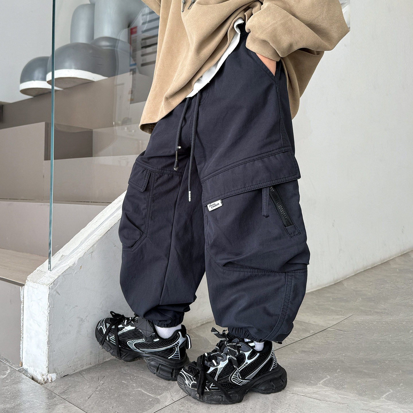 男童工装裤秋冬款新款大儿童装冬季痞帅街舞运动裤子加绒冬装，童装裤子，摩比熊