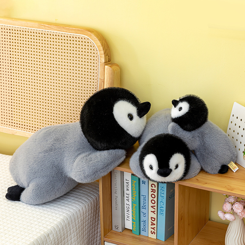 正版企鹅趴枕毛绒安抚玩偶