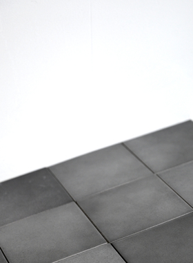 极简风灰色仿方形瓷砖水泥灰渐变地砖卫生间咖啡店墙地砖 95*95mm