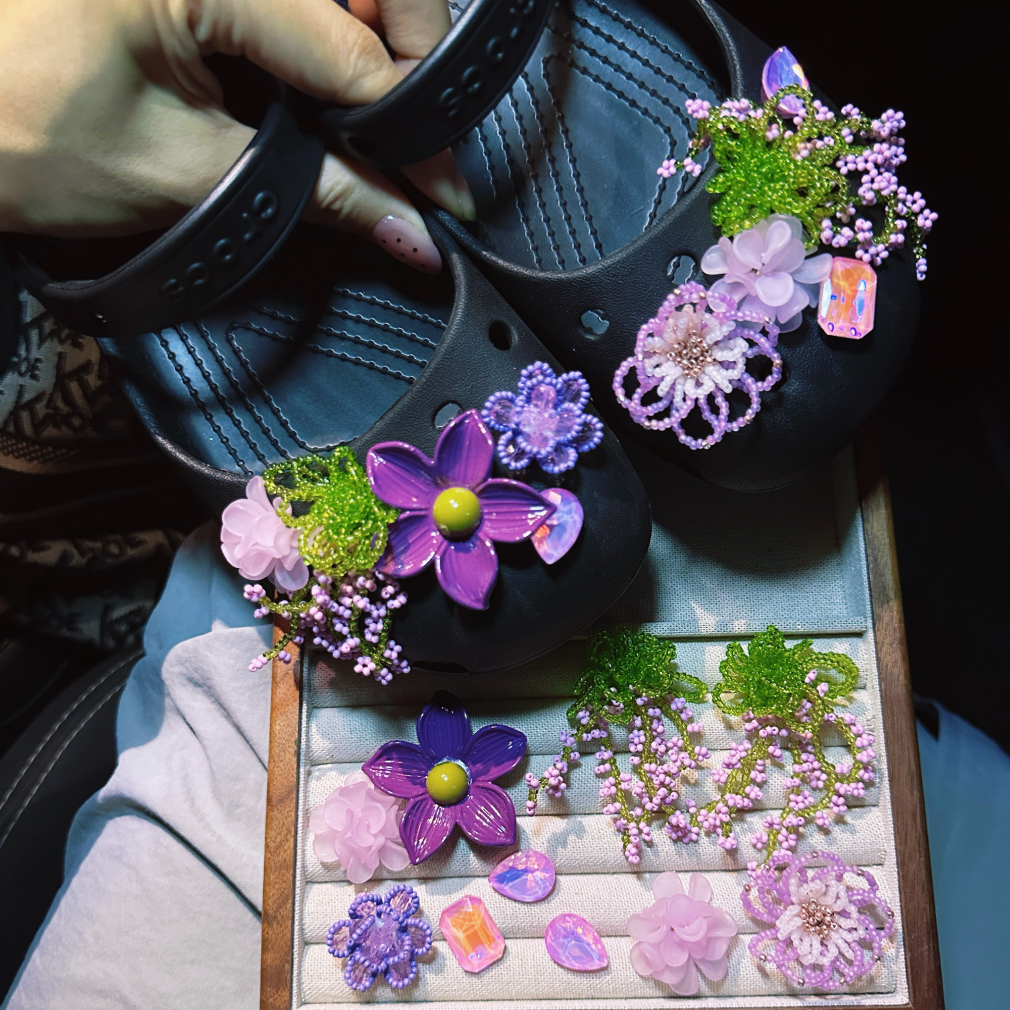 原创紫色花语洞洞鞋配饰鞋花适配crocs卡骆驰装饰配件鞋扣芭蕾鞋