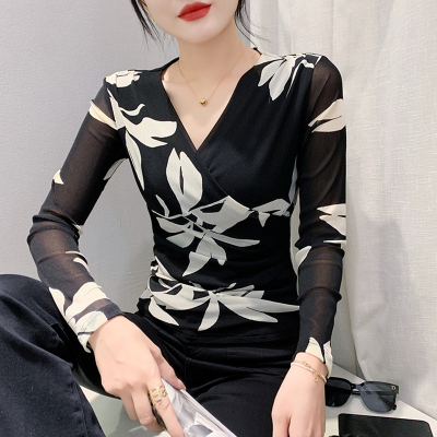 性感V领交叉t恤女长袖春秋新款时尚印花上衣修身百搭网纱打底小衫