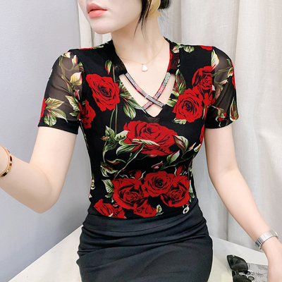 夏季交叉V领短袖T恤女修身设计感烫钻网纱上衣时髦别致洋气小衫潮