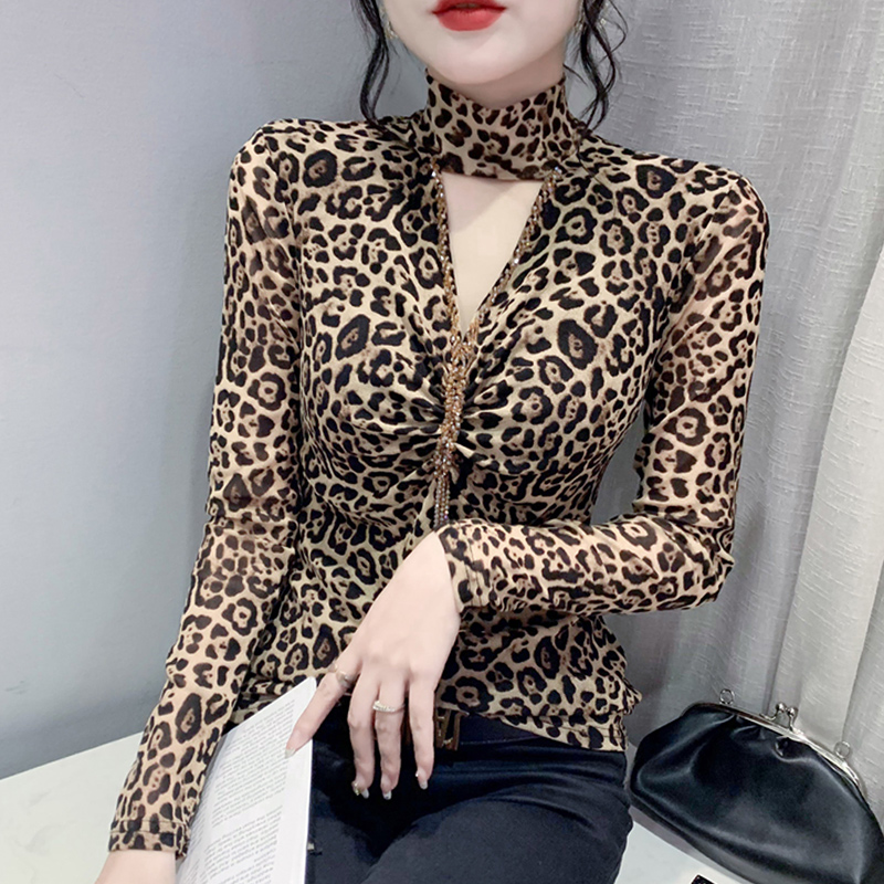 长袖通勤常规不对性感镂空V领