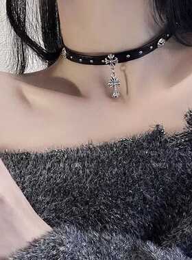 复古甜酷少女十字架choker项圈 欧美暗黑风朋克辣妹锁骨链皮项链