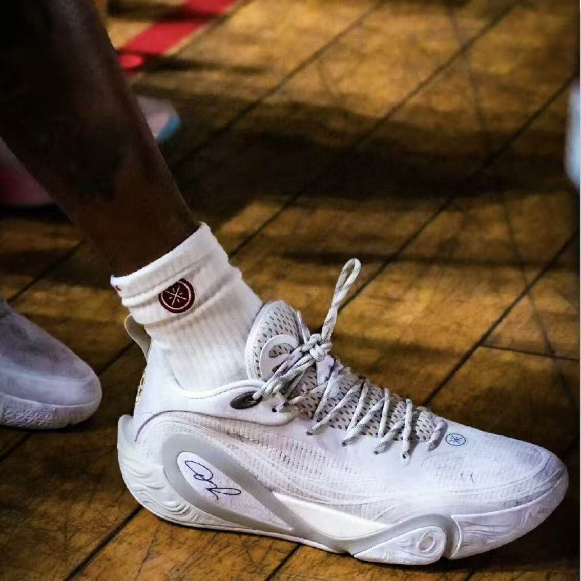 李宁拉塞尔一代蝴蝶型TPU全掌䨻科技稳定支撑减低帮篮球鞋ABPV009,运动鞋new,篮球鞋,淘宝优惠券,粉丝福利购,淘宝优惠卷