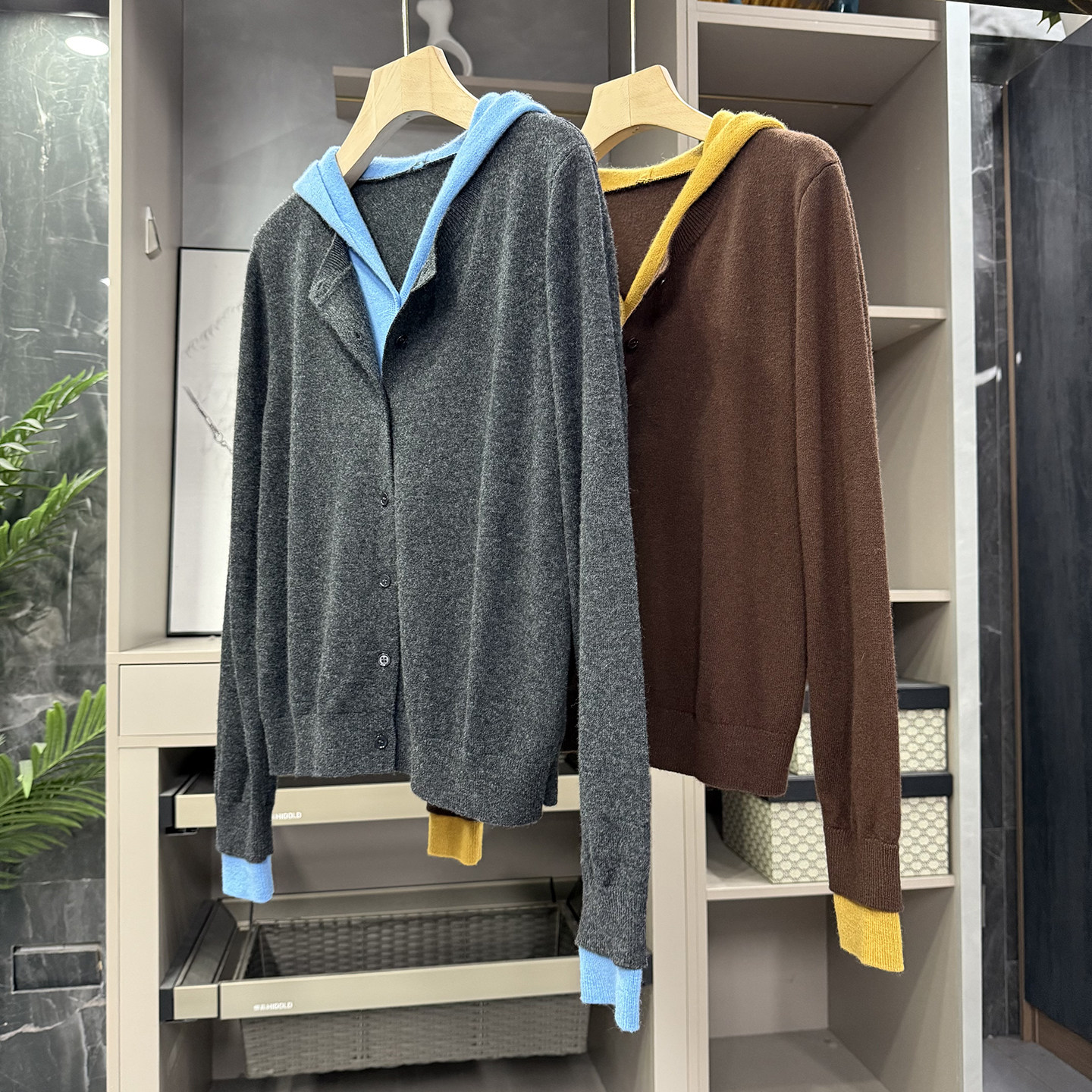 让人爱不释手的气质款！假两件撞色连帽羊毛针织开衫女 S85881~ZY,女装/女士精品,毛针织衫,淘宝优惠券,粉丝福利购,淘宝优惠卷