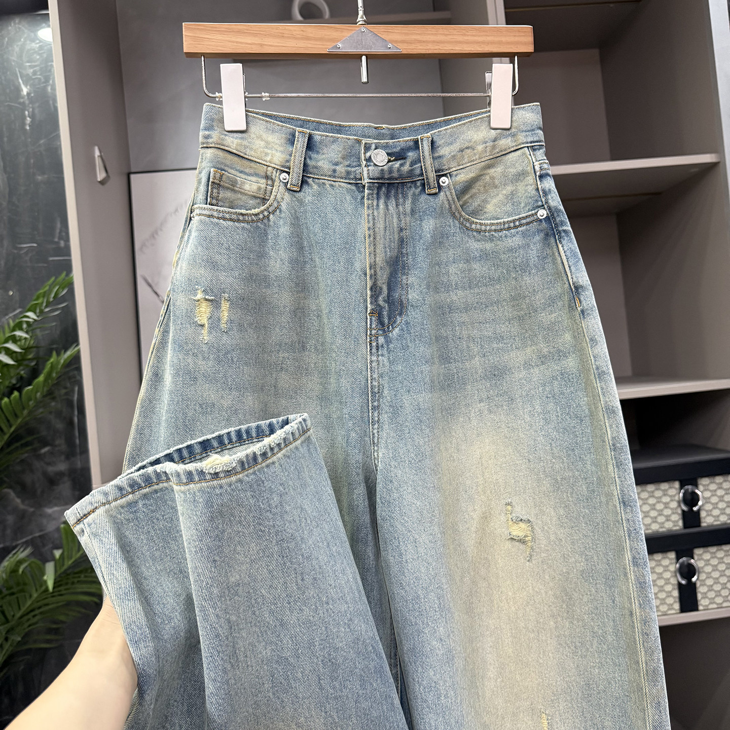 INS风！炸街单品！宽松脏脏破洞高腰牛仔镰刀裤女   SY26102~ZY