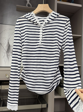 出街小心机！修身薄款羊毛蕾丝连帽条纹长袖上衣女   S85520~ZY