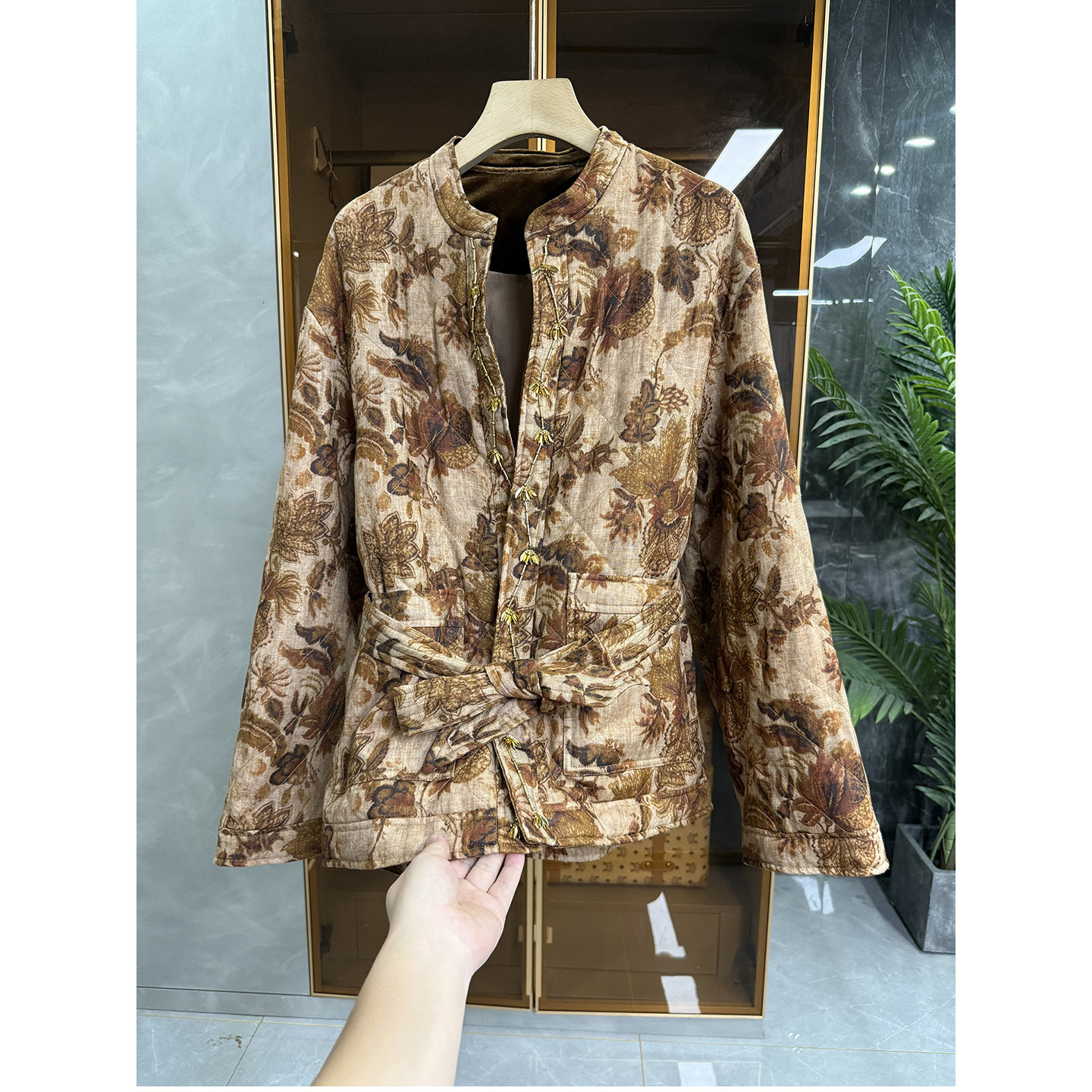 尖货！温暖不臃肿！宽松汉麻印花圆领棉衣外套女   20250954~ME