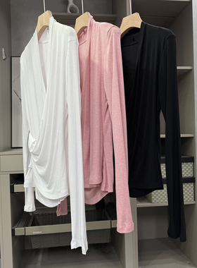 美翻！舒适与性感并存！交叉深V领长袖棉T恤上衣女  M02263~ZY