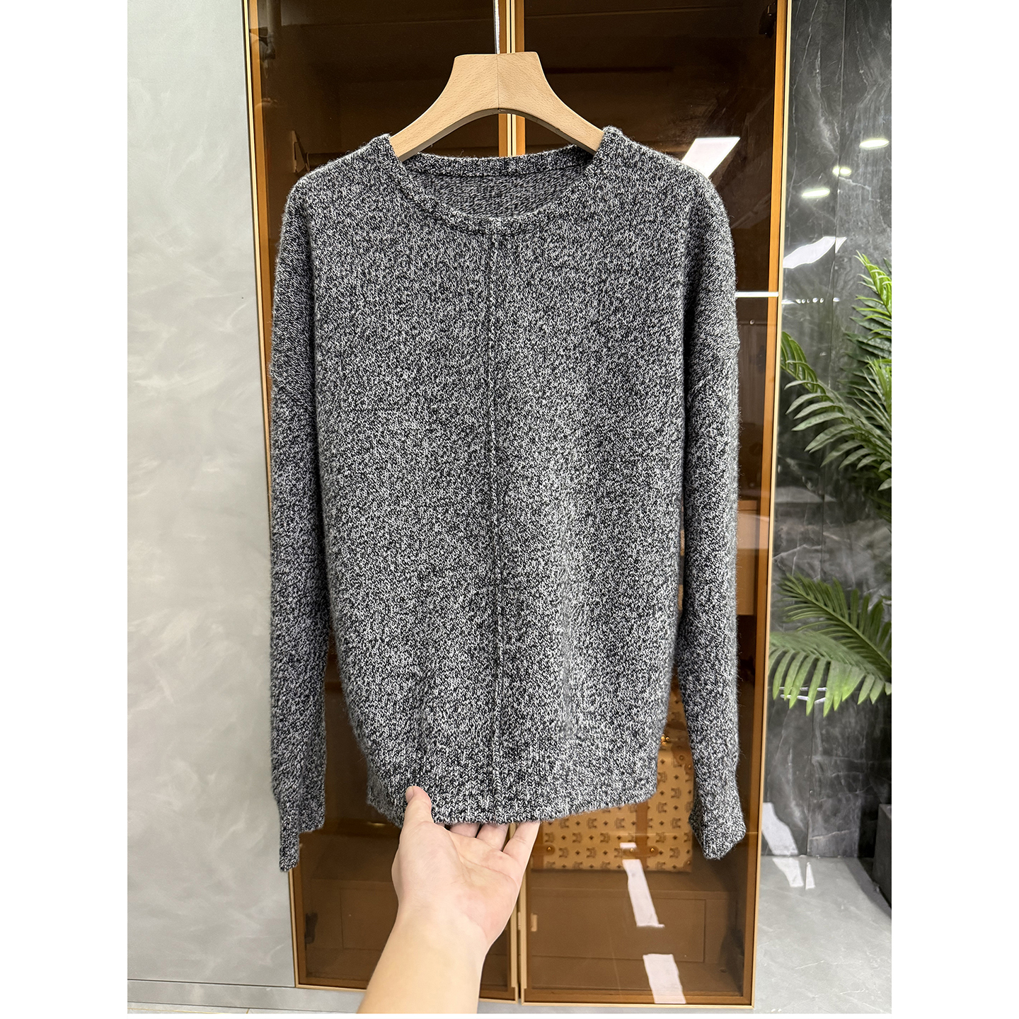 宽松花纱美丽诺羊毛圆领针织毛衣