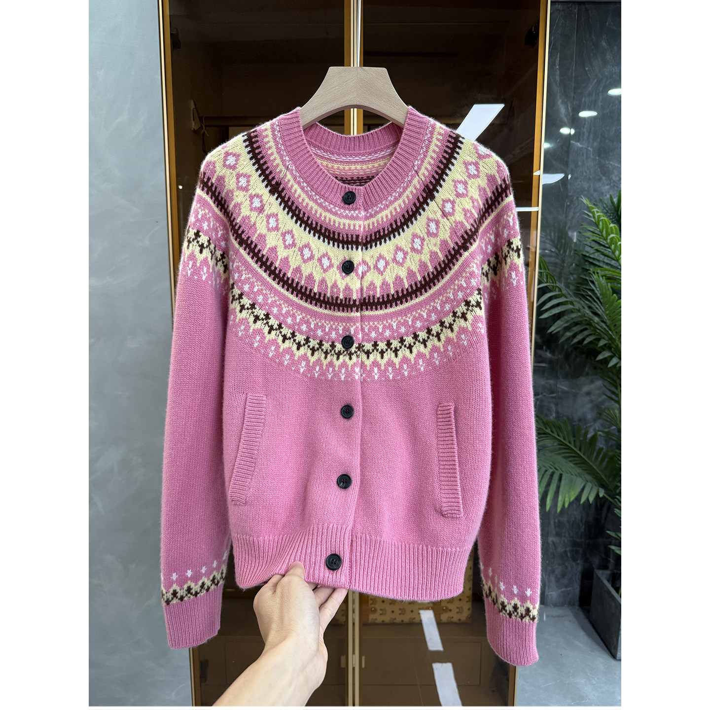 粉色提花费尔岛羊毛圆领针织开衫