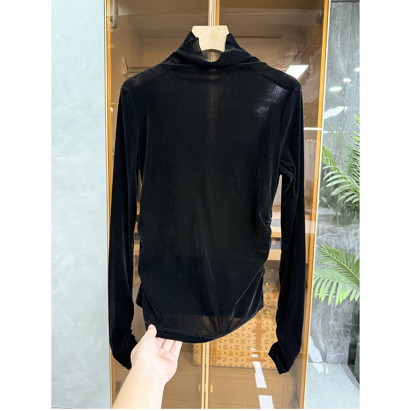 N货！抽褶植绒立领长袖上衣