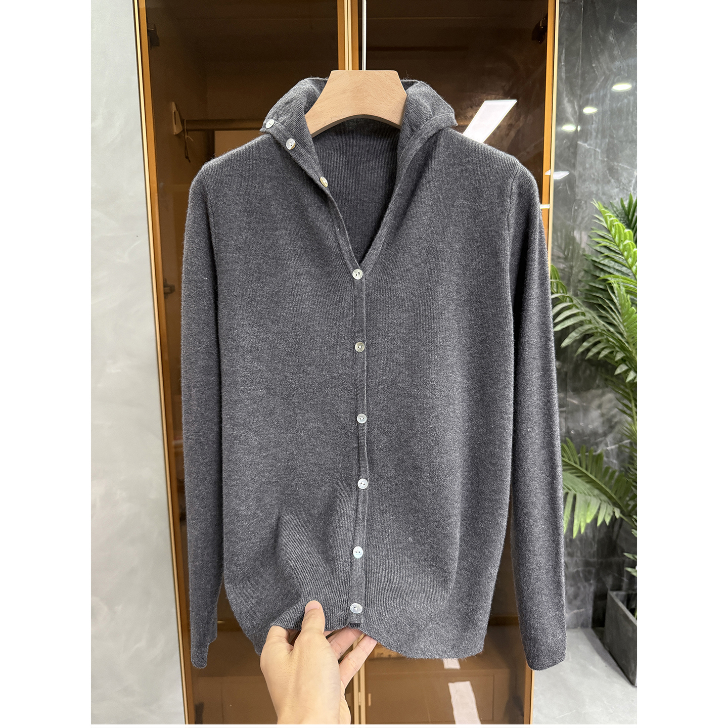 Q货！好穿不费力！羊毛V领长袖针织套衫女    M833052~JS