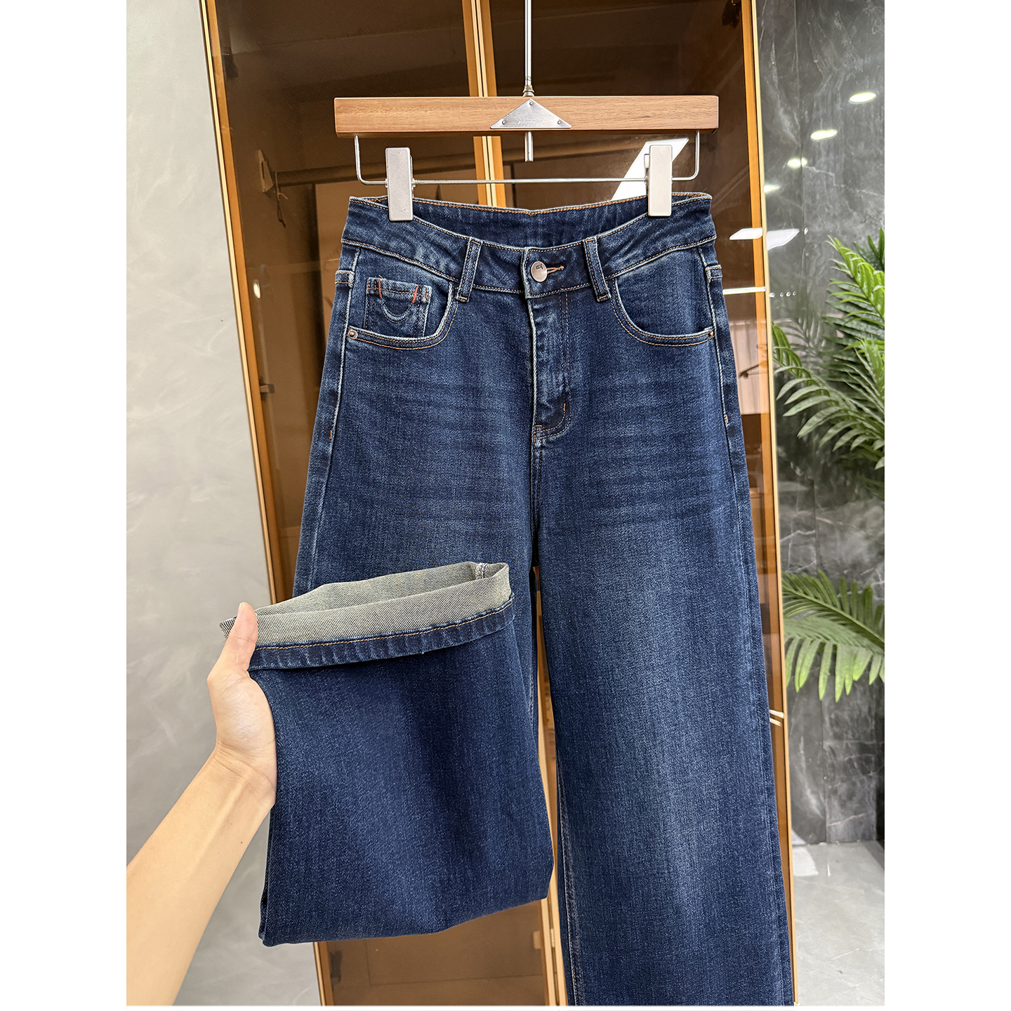 N货！显双腿笔直修长！微弹中高腰牛仔直筒裤女   M778068~JS