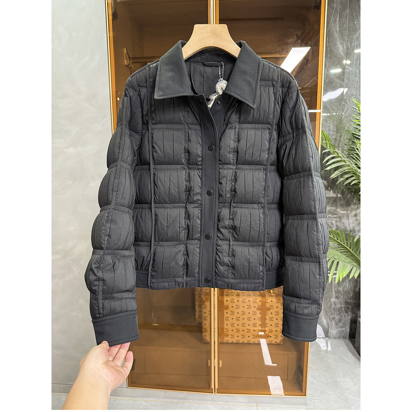 柜款拼接翻领夹克鹅绒羽绒服外套