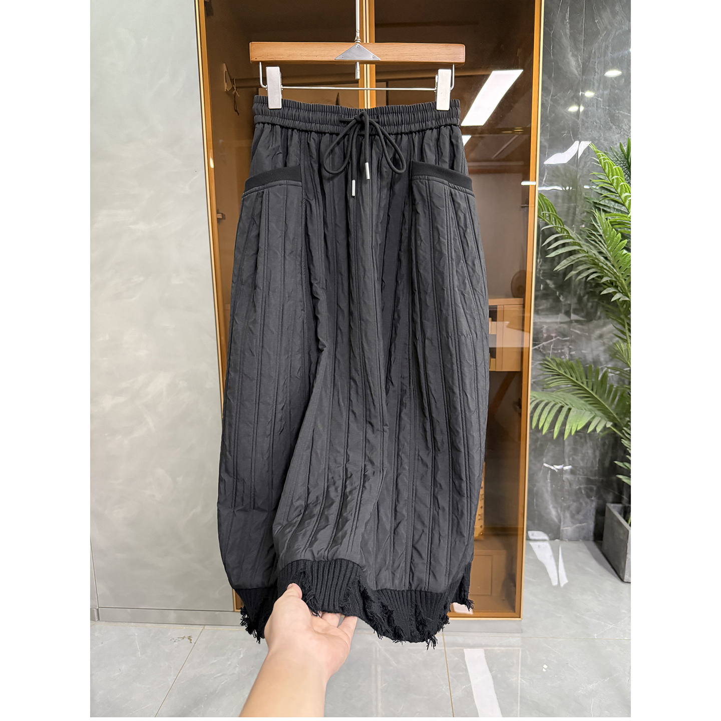 拼破洞罗纹松紧腰休闲花苞半身裙