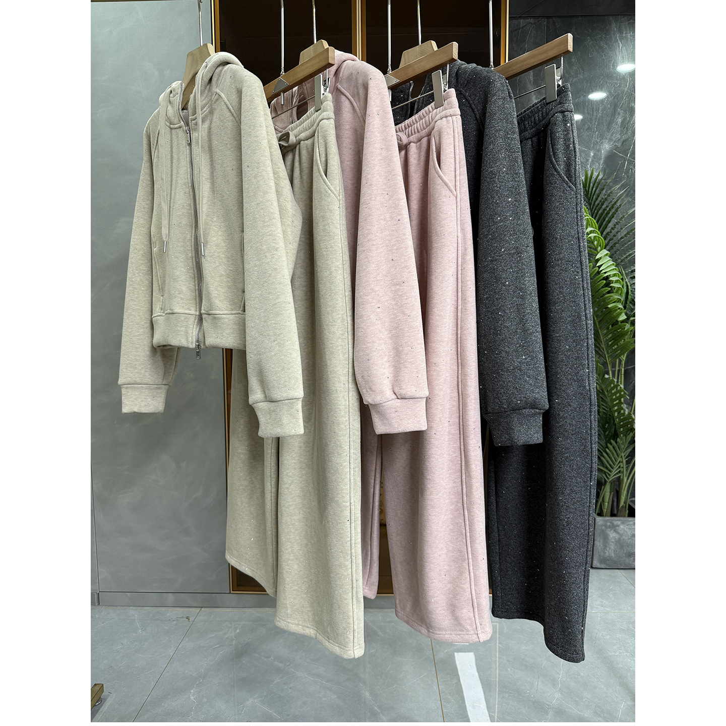 烫钻加绒羊毛连帽卫衣休闲裤套装