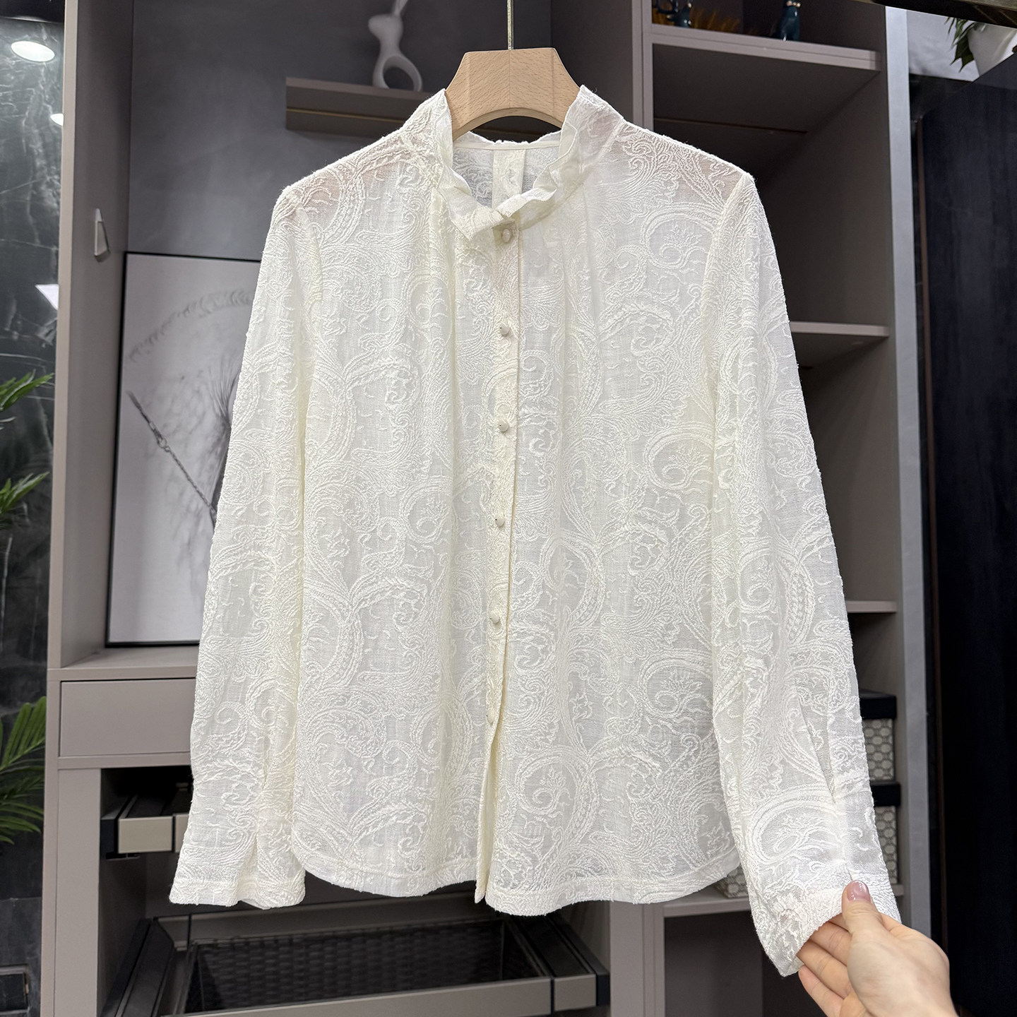 Q货！舒适与美貌并存！提花羊毛木耳边立领衬衫上衣女  761577~ZY