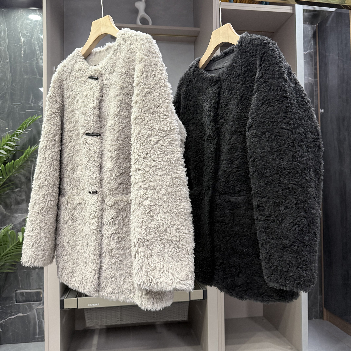 宽松皮毛一体羊羔毛羊毛圆领外套