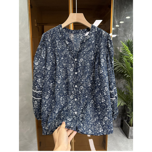 宽松苎麻小碎花V领灯笼袖衬衫