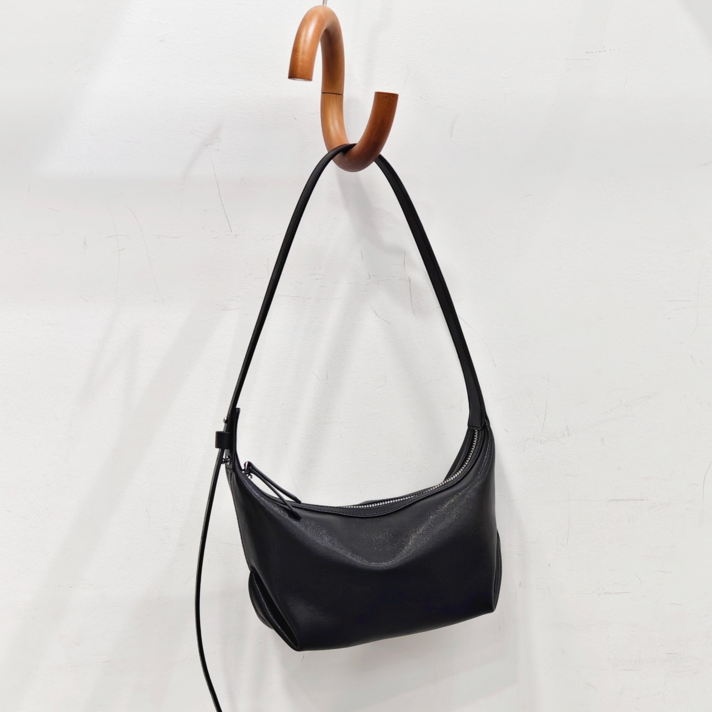 极简风hobo单肩腋下包包女2025秋冬新款牛皮饺子包时尚休闲斜挎包