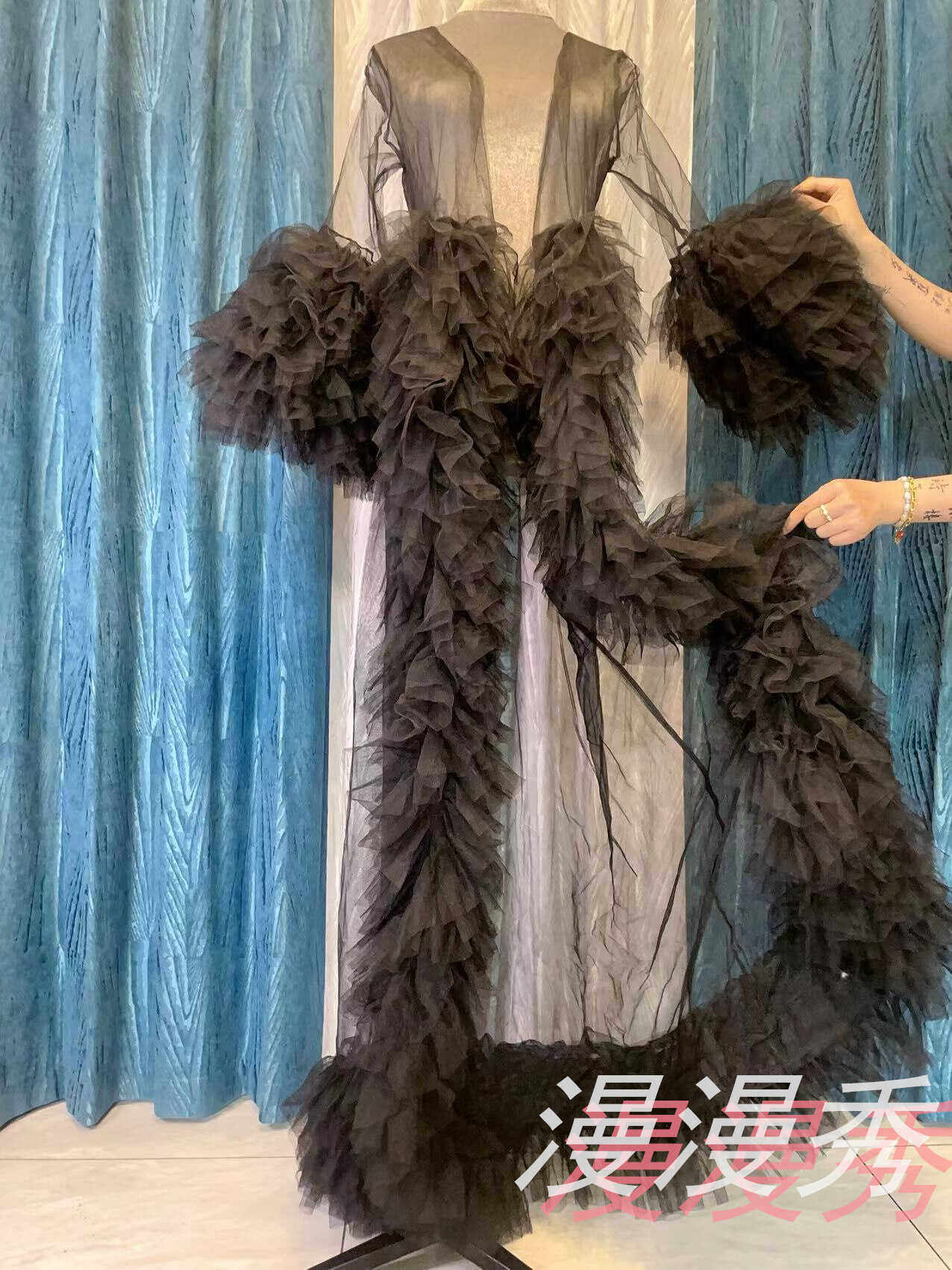 多层网纱黑色性感花边演出服蓬松袖分层褶皱外披风造型旅拍服装