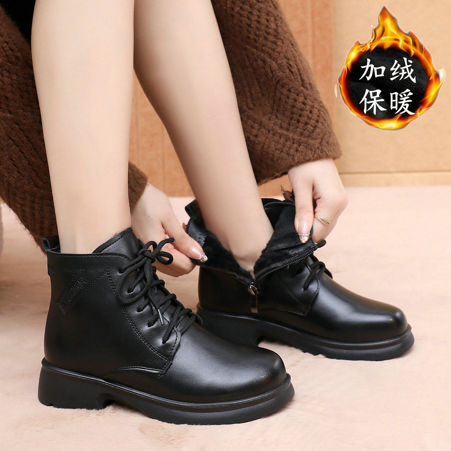 英伦风黑色加绒保暖短靴女系带平底马丁靴女软底妈妈鞋冬季大棉鞋