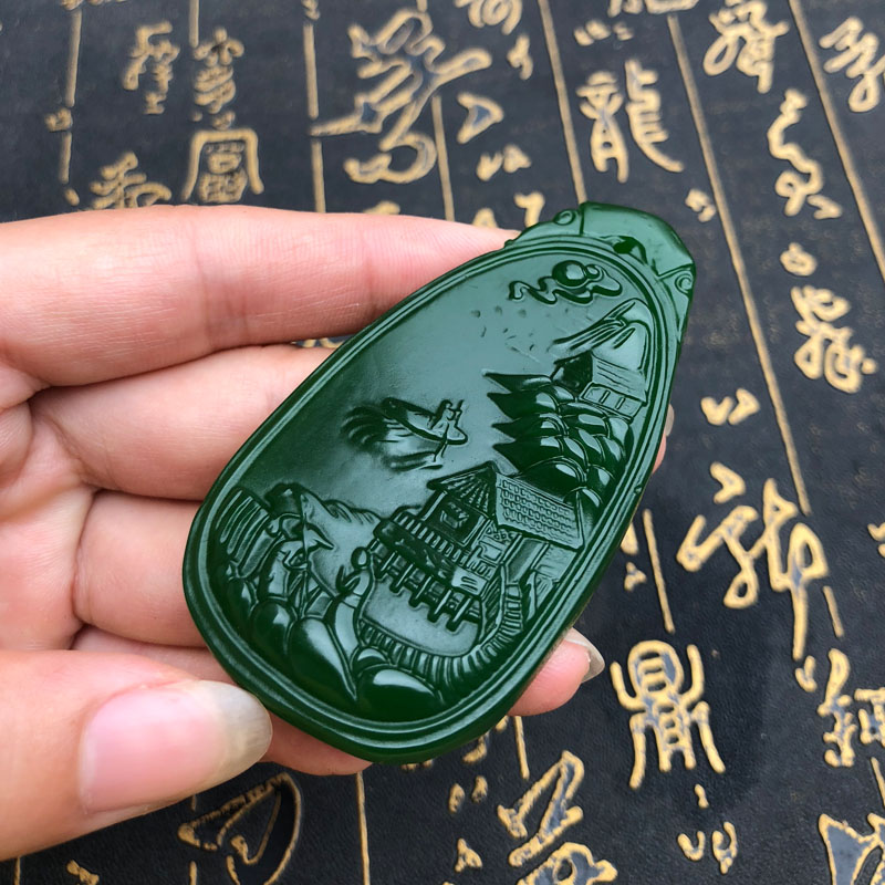 和田碧玉精雕山水意境图吊坠菠菜绿男女玉佩送证书
