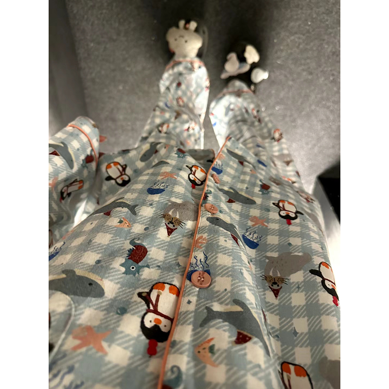 企鹅鲸鱼印花长袖睡衣带胸垫女春夏格子休闲秋冬薄款可外穿家居服
