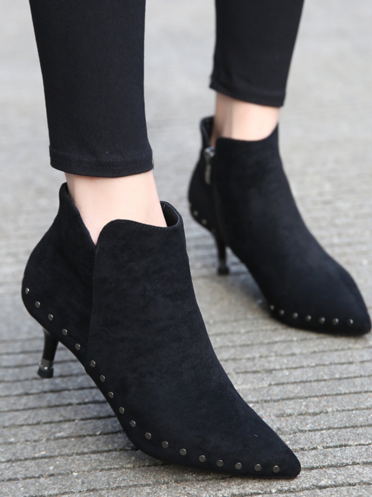 BLACK WOMENS HIGH HEELS FALL|WINTER 2024 STYLE POINTED-TOE BOOTIES STUDDED SMALL HEELS VERSATILE SINGLE BOOTS STILETTO HEELS 5CM