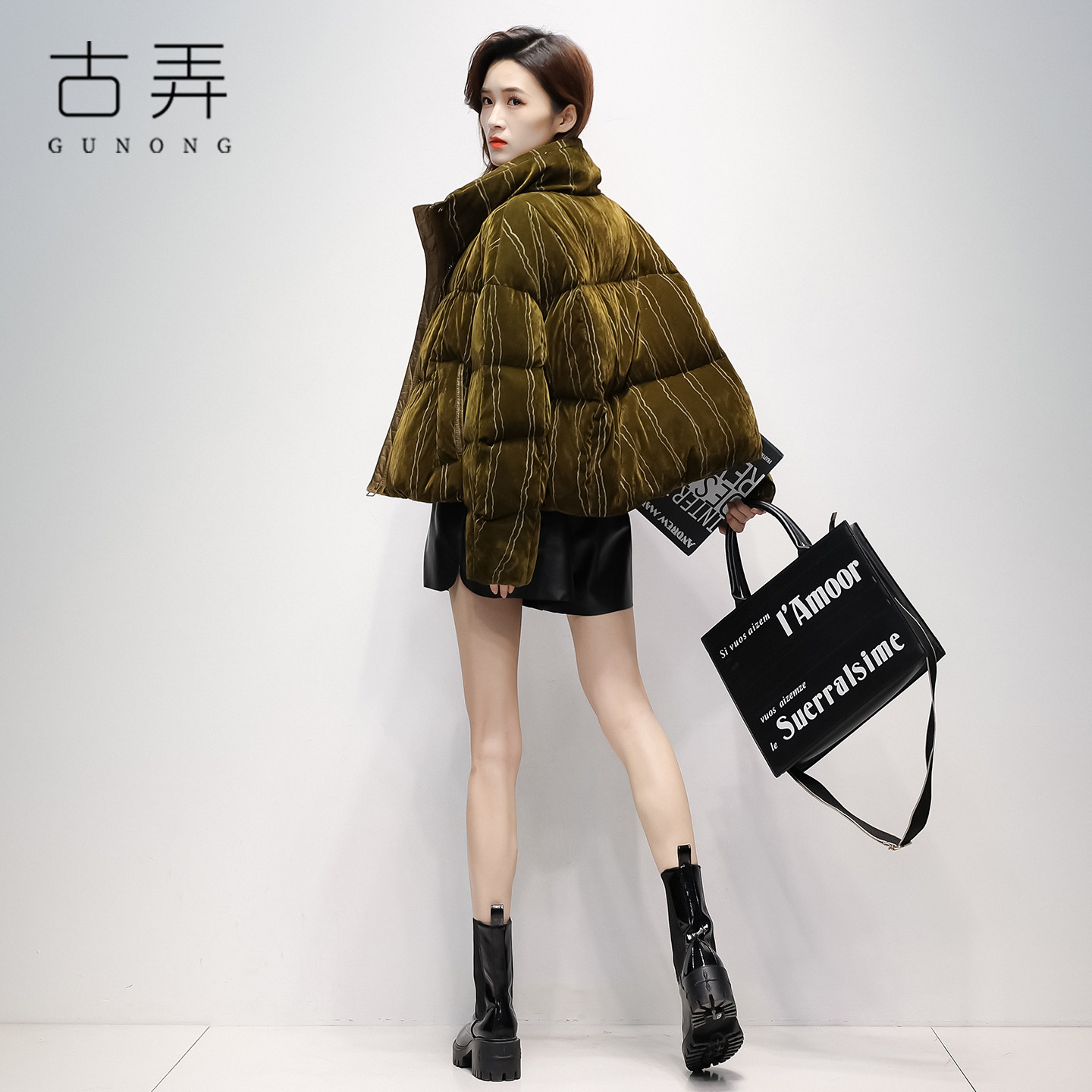 白鹅绒羽绒服女短款2025冬季新款丝绒立领加厚保暖舒适高级感外套,女装/女士精品,羽绒服,淘宝优惠券,粉丝福利购,淘宝优惠卷