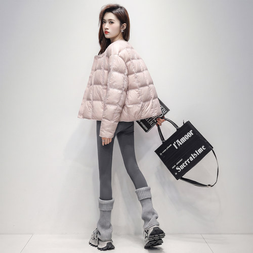 轻薄短款圆领羽绒服女2026新款保暖方格衍缝小个子泡芙面包服外套