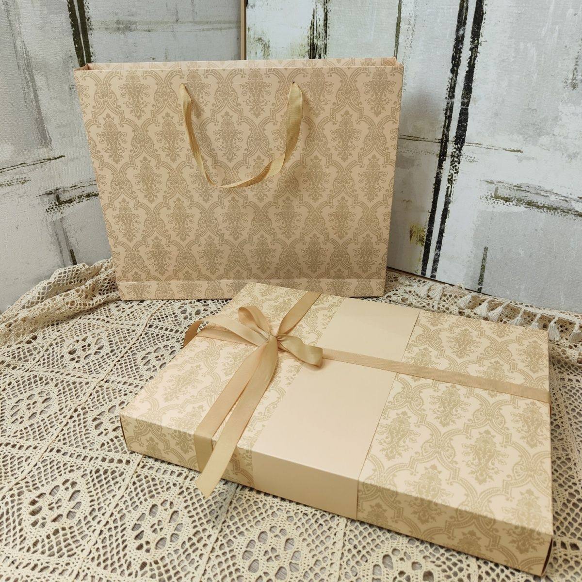 400克卡纸羊绒围巾礼盒丝带蝴蝶结睡衣围巾画框生日圣诞黄色纸盒