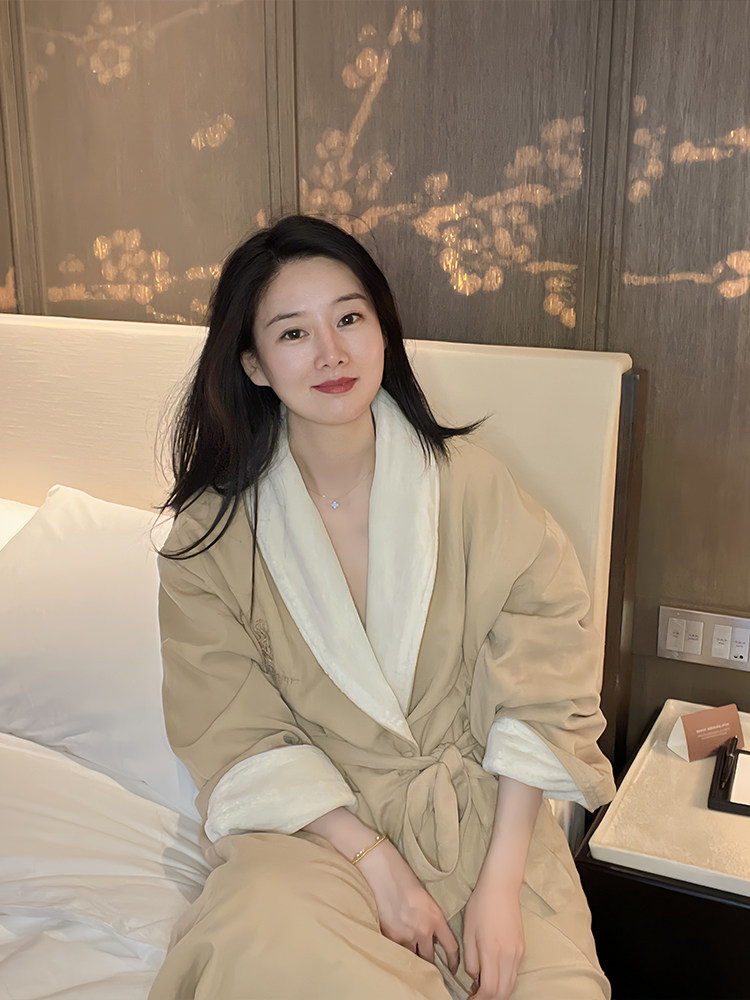 Luxury Hotel Bathrobe: Absorbent Microfiber Design - Taobao product photo 2