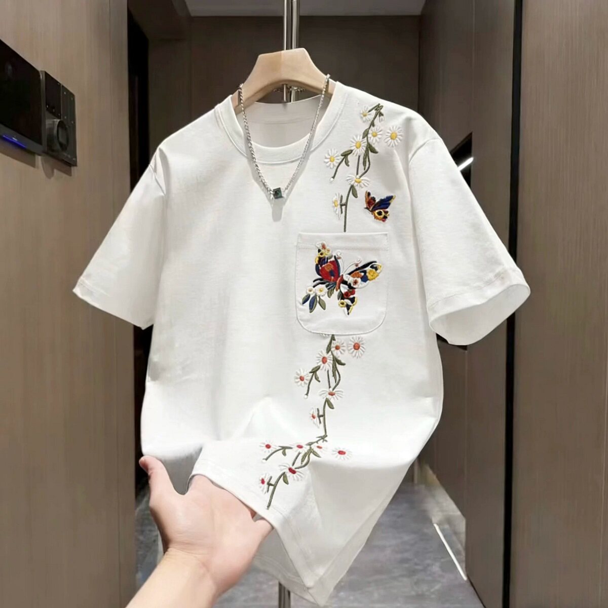 2026夏季潮牌重工花卉蝴蝶刺绣短袖T恤男士潮流设计口袋百搭半袖