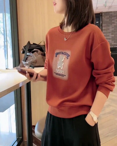 2026春新款休闲减龄长袖字母小熊卫衣女通勤百搭宽松显瘦短款上衣