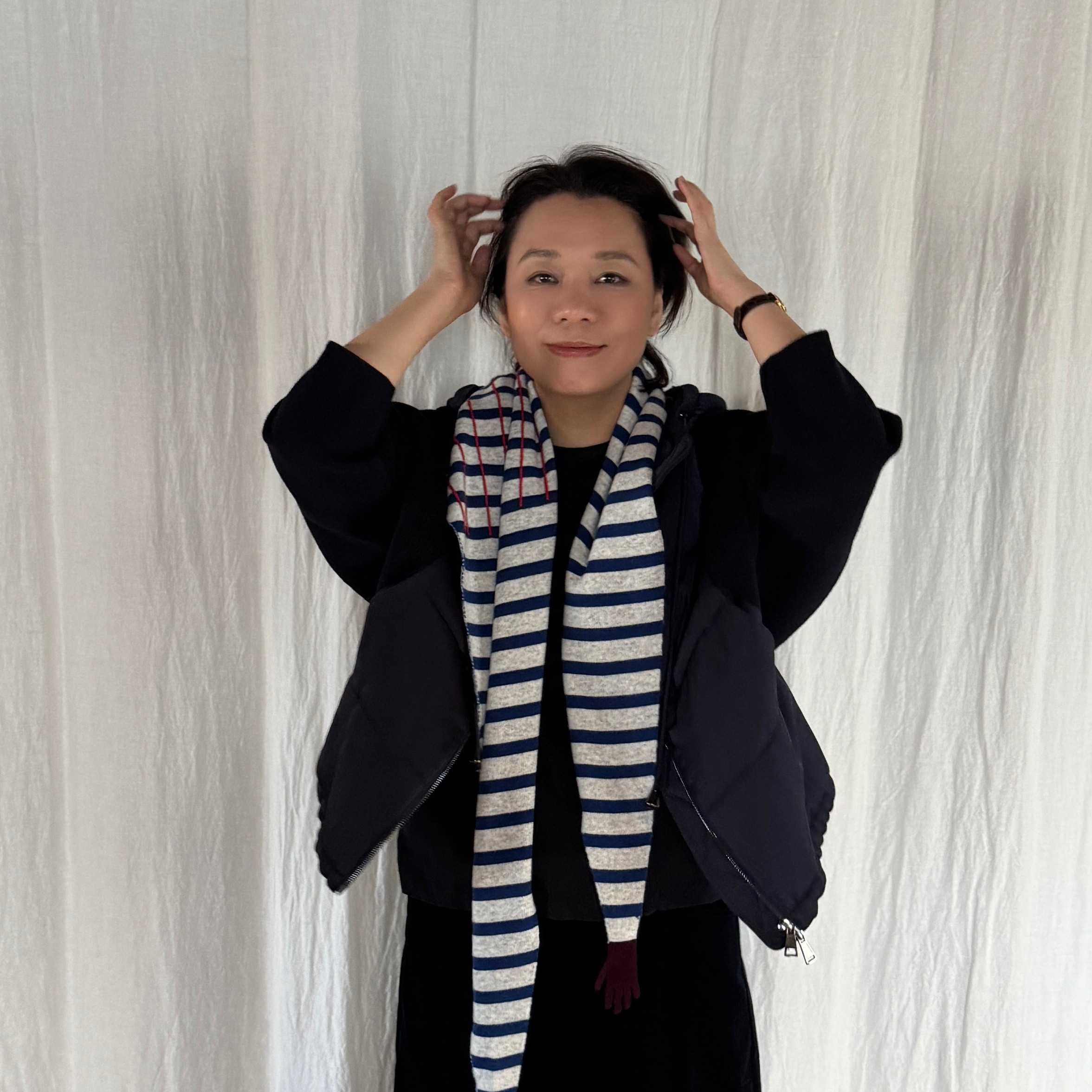 Q姐“质感随行” 羊绒羊毛拼接云柔触感连帽外套 52C1055