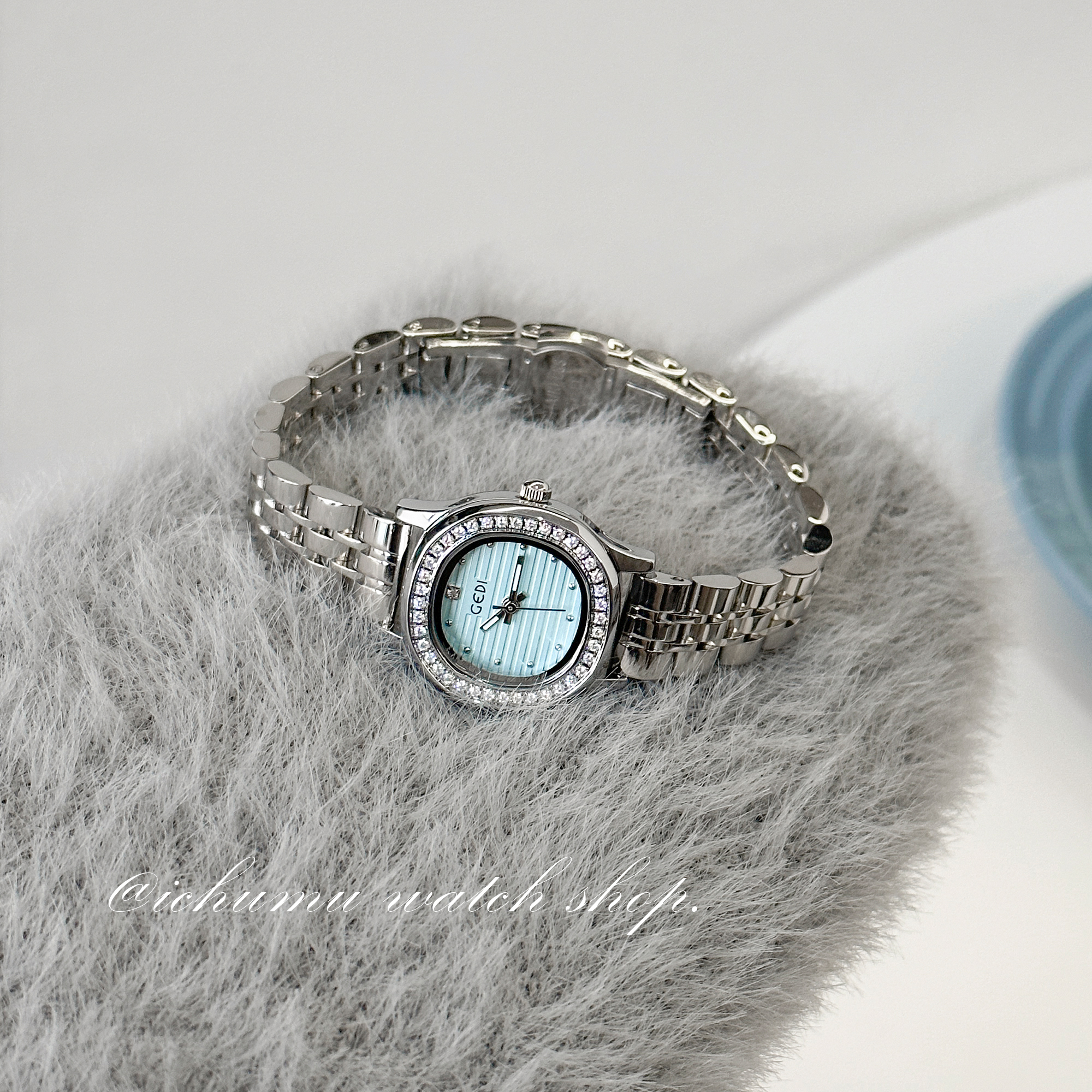 歌迪简约高级感鹦鹉螺钢带手表女