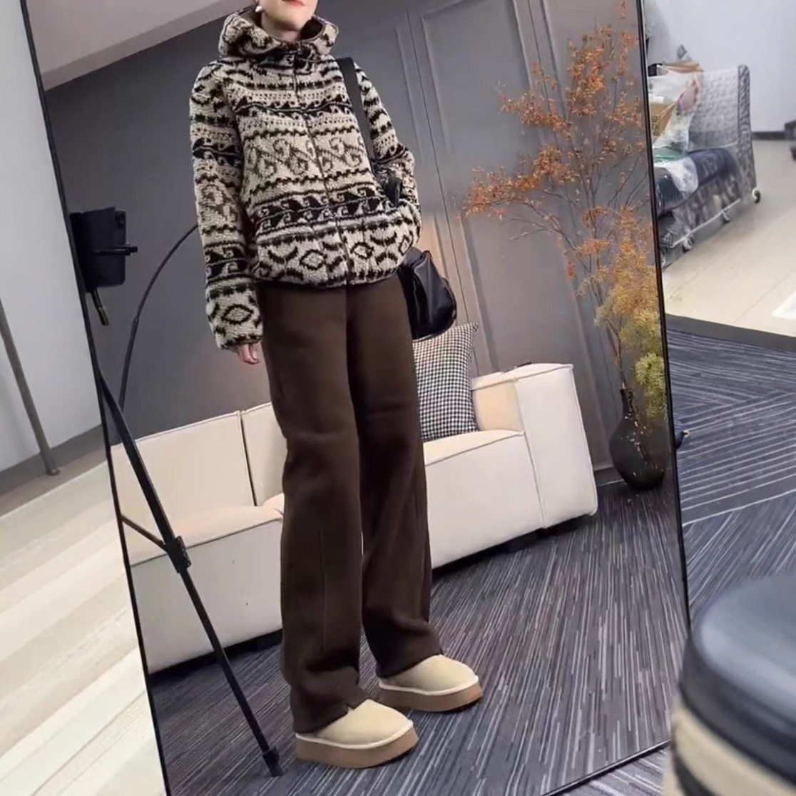 今年流行特惠241208大爱美依缘2025冬季新款复古花色保暖外套休闲,女装/女士精品,休闲运动套装,淘宝优惠券,粉丝福利购,淘宝优惠卷