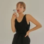 Người hâm mộ MO Hàn Quốc mua trang web chính thức mùa hè dành cho nữ kiểu dáng yếm cổ chữ V đơn giản - Áo ba lỗ đồ nữ đẹp